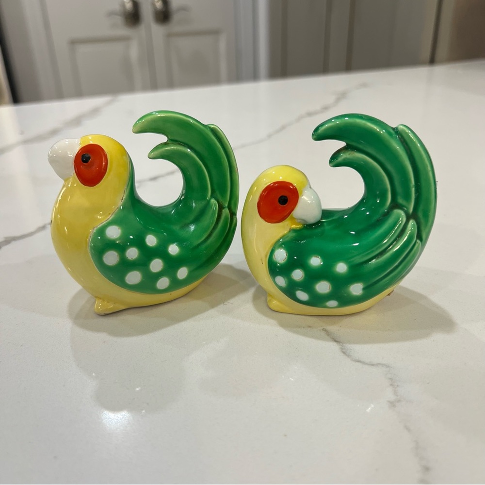 Set Of Vintage FF  Ceramic 1960’s Salt & Peoper Shaker Parrot Tropical  Colorful